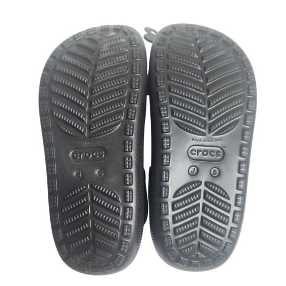 Crocs Classic Clogs Cutie Black Big Kid size J5 / 5 NWT - Picture 7 of 8